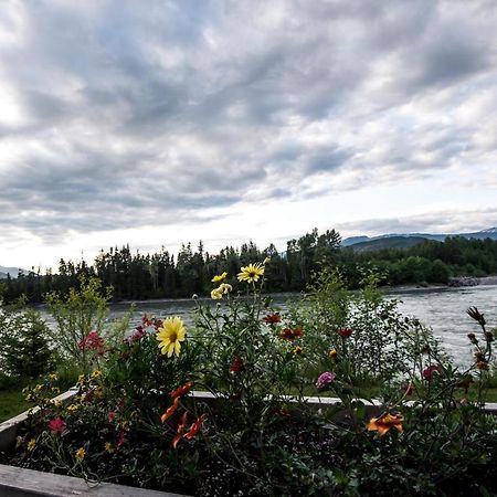 Skeena River House Bed & Breakfast Terrace Exteriér fotografie